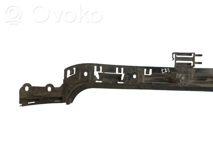 Aizmugurējā bufera montāžas kronšteins