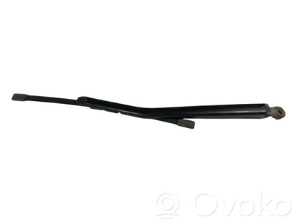 Rear window wiper arm