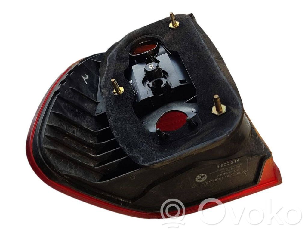 Aizmugurējais lukturis virsbūvē