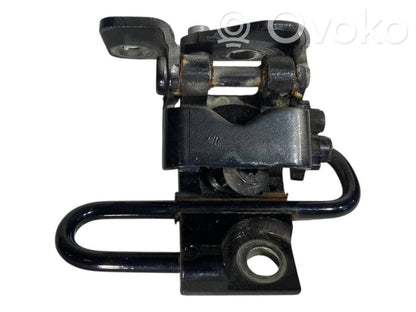 Aizmugurē apakšējā vira (eņģe)