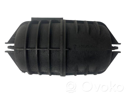 Vacuum air tank