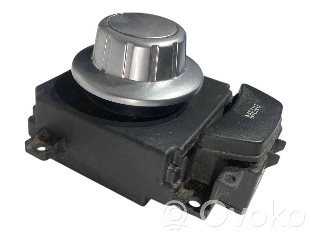 Multimediju kontrolieris