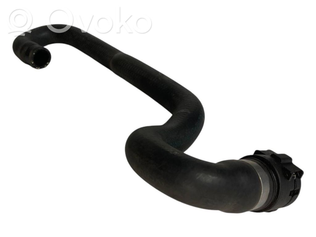 Caurulīte (-es) / šļūtene (-es)