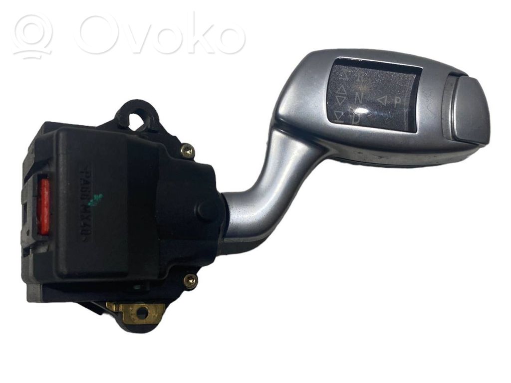 Ātrumu pārslēgšanas slēdzis / kloķis