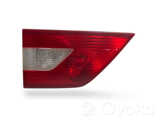 Taillight in the hood