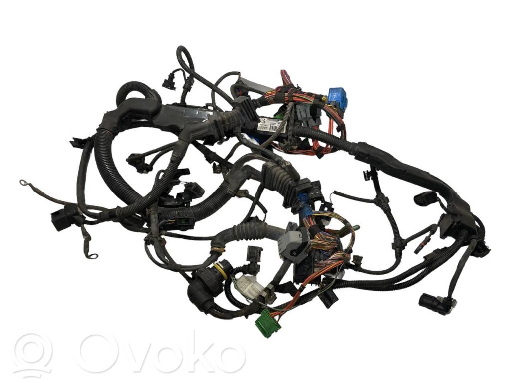 Dzinēja vadu instalācija