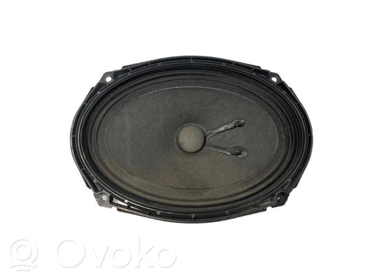 Speaker(s) in the rear window