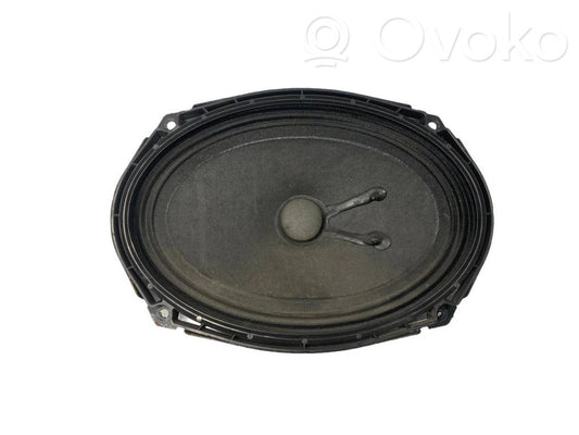 Speaker(s) in the rear window
