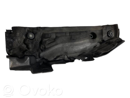 Dzinēja pārsegs (dekoratīva apdare)