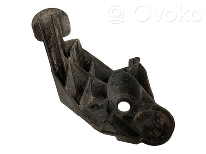 Держатель переднего бампера