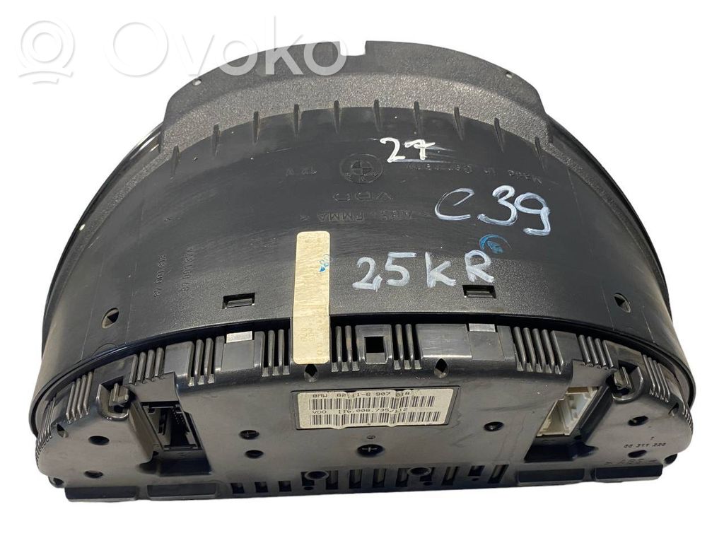 Speedometer (in the instrument panel)