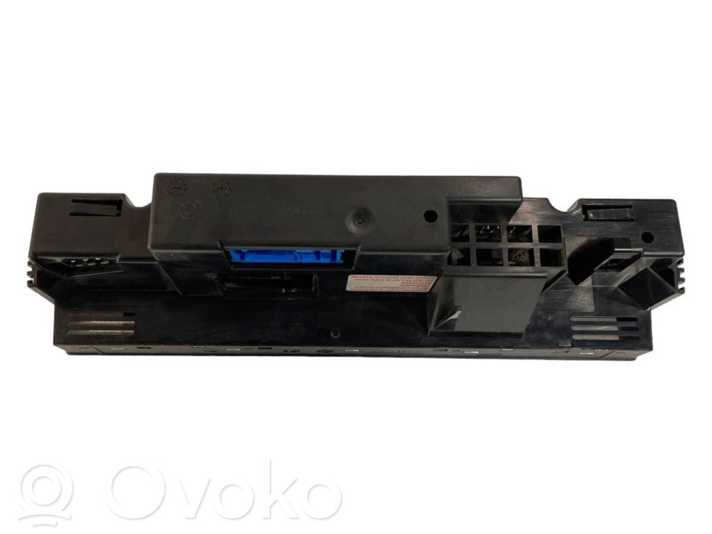 Gaisa kondicioniera / klimata kontroles / salona apsildes vadības bloks (salonā)