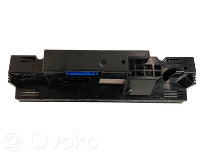 Gaisa kondicioniera / klimata kontroles / salona apsildes vadības bloks (salonā)