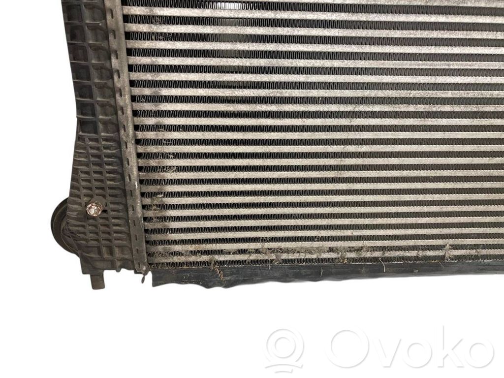 Starpdzesētāja radiators