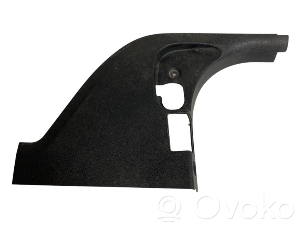 Kāju zonas sānu dekoratīvā apdare