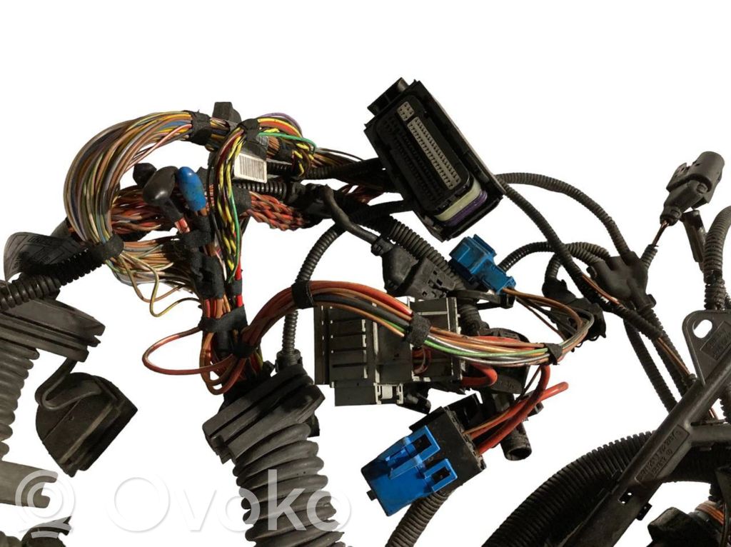 Dzinēja vadu instalācija