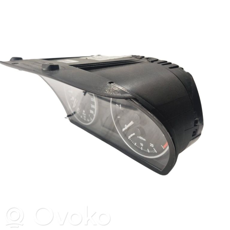 Speedometer (in the instrument panel)
