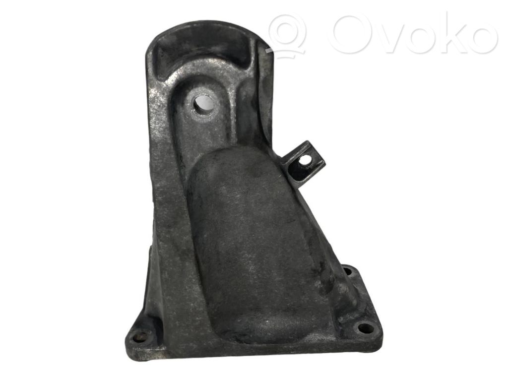 Dzinēja nostiprināšanas stiprinājums-kronšteins