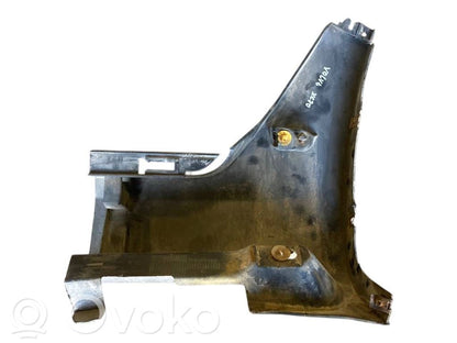 Aizmugurējā virsbūves sliekšņa dekoratīvā apdare