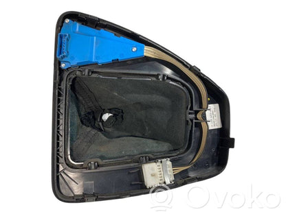 Ātrumu pārslēgšanas sviras dekoratīvā apdare (āda, uzgalis)