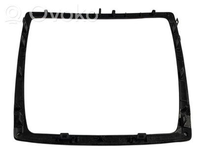 Radiouztvērēja / navigācija dekoratīvā apdare