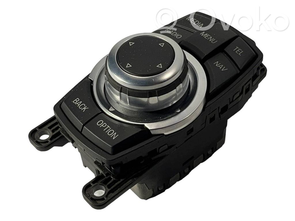 Multimediju kontrolieris