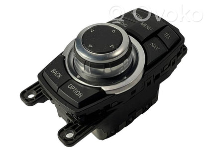 Multimediju kontrolieris