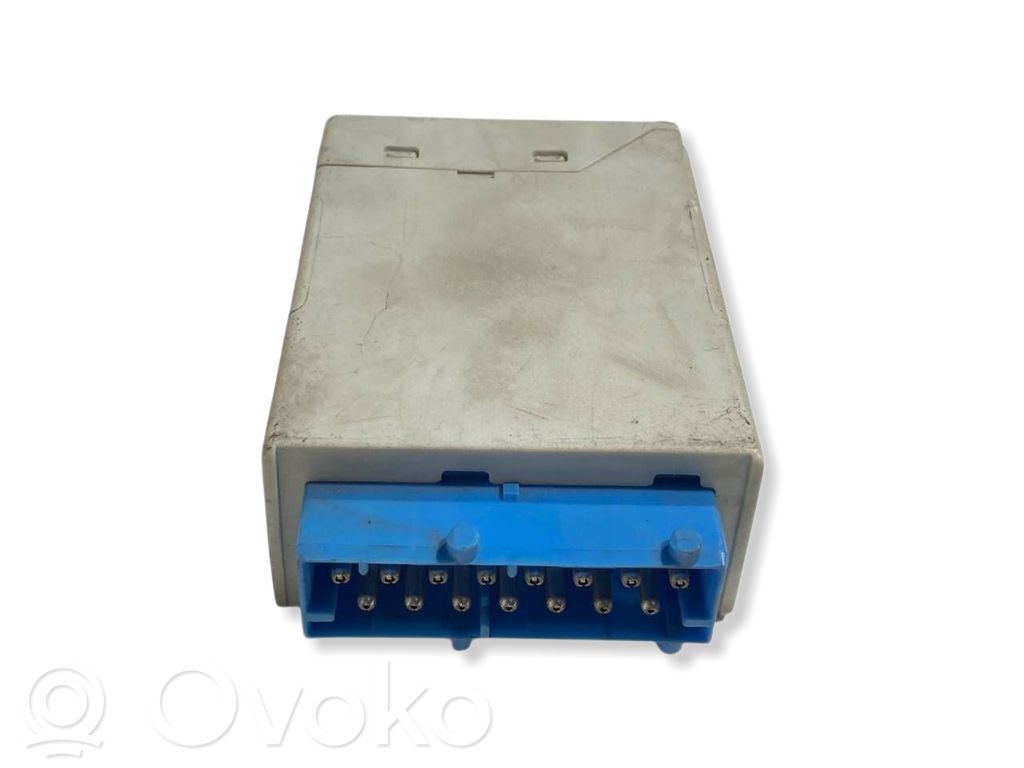 Logu tīrītāju relejs