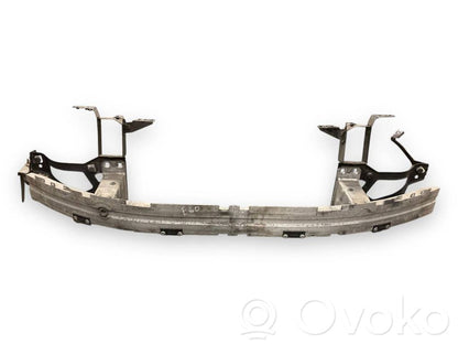 Priekšpusē bampera sija / balka