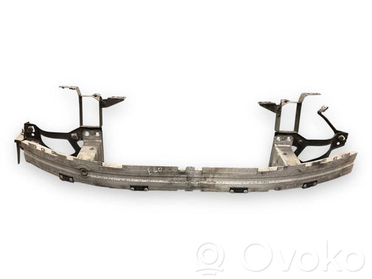 Priekšpusē bampera sija / balka