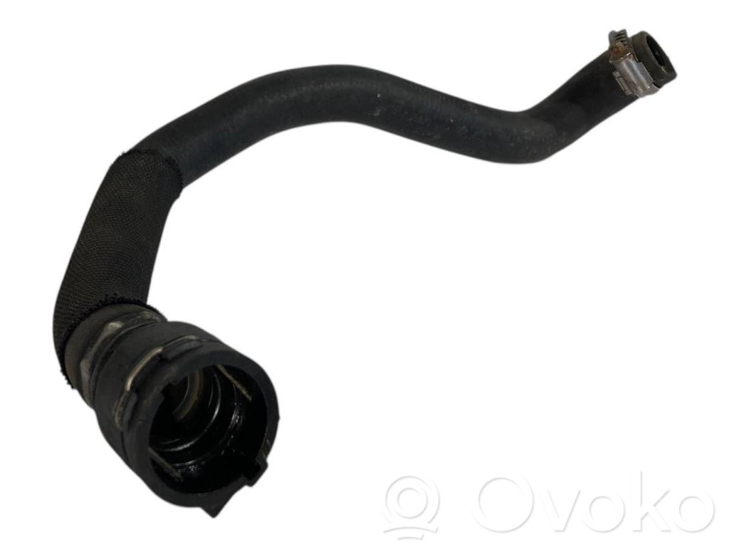 Caurulīte (-es) / šļūtene (-es)