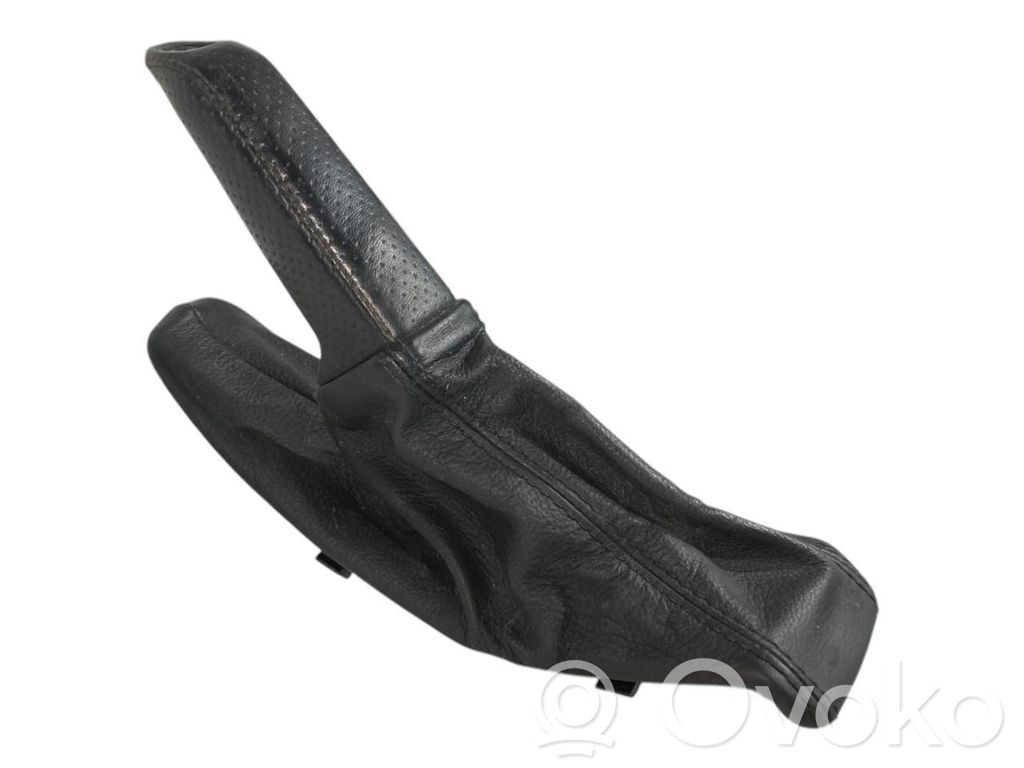 Rokas bremzes dekoratīvā apdare