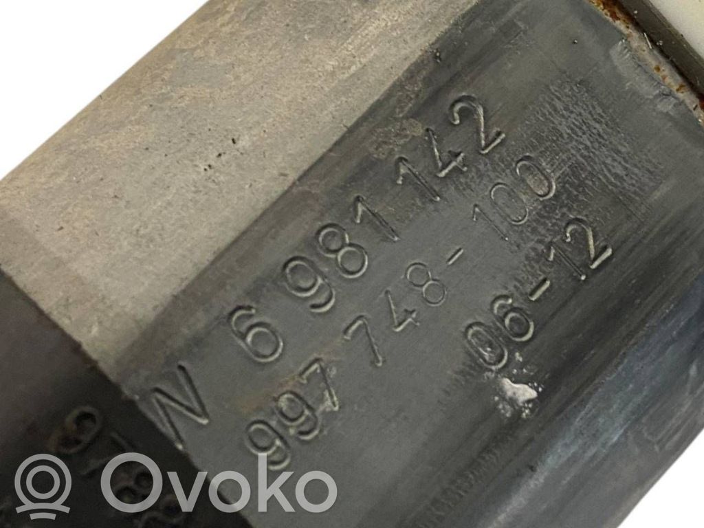 Priekšpusē elektriskā loga pacelšanas mehānisma komplekts
