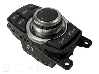 Multimediju kontrolieris