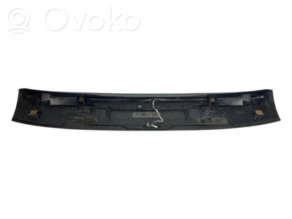 Spoilera aizmugurējais vāks