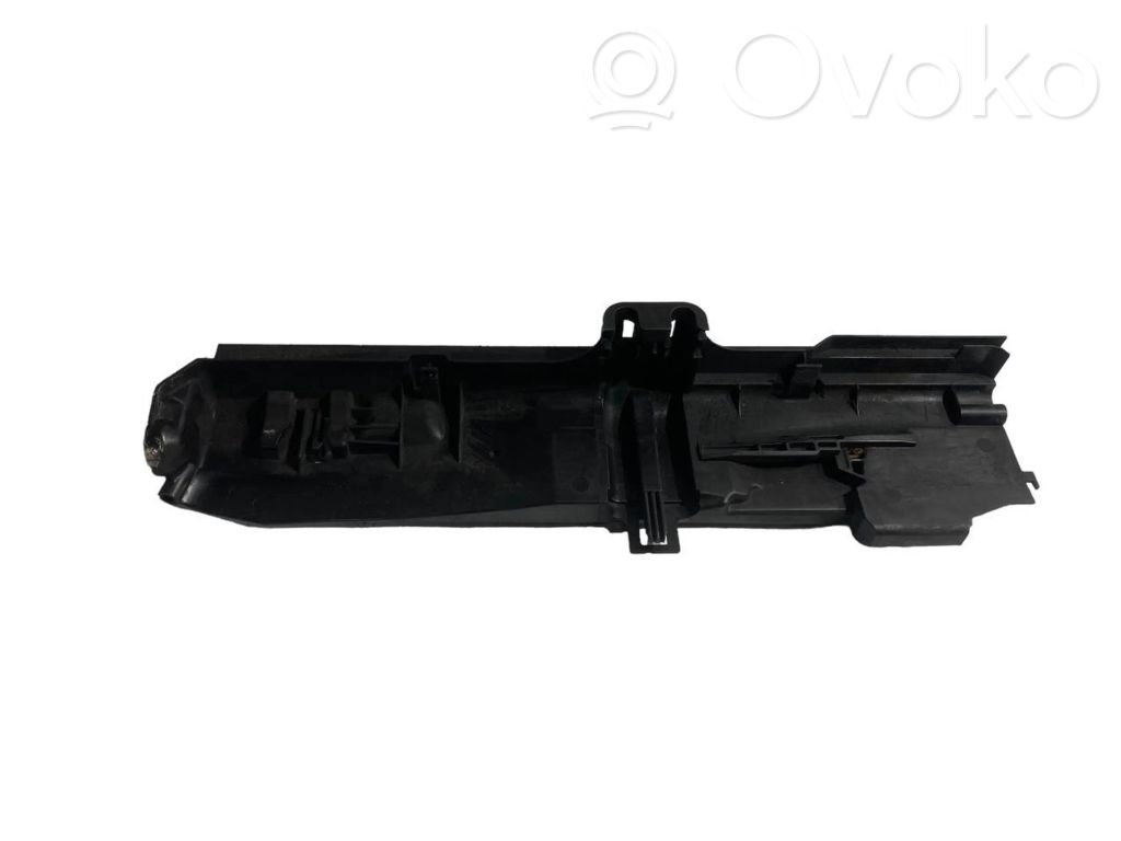 Radiator(s) holder/bracket