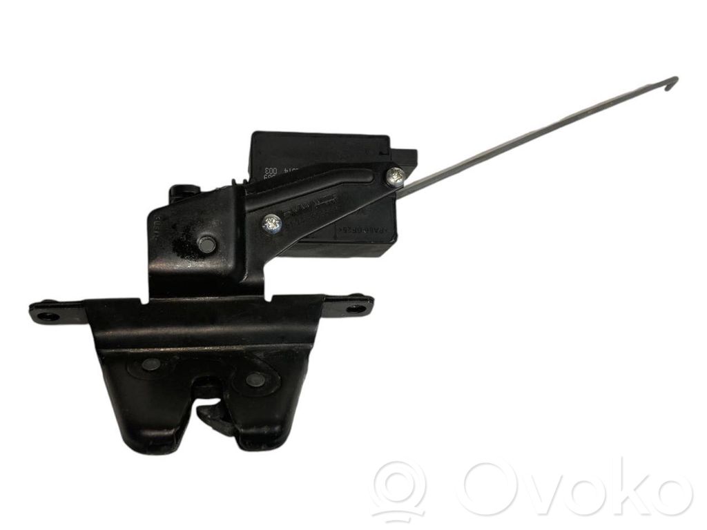 Aizmugurējā pārsega slēdzene