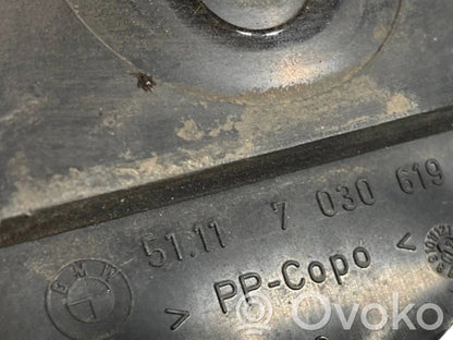 Priekšpusē bampera turētājs