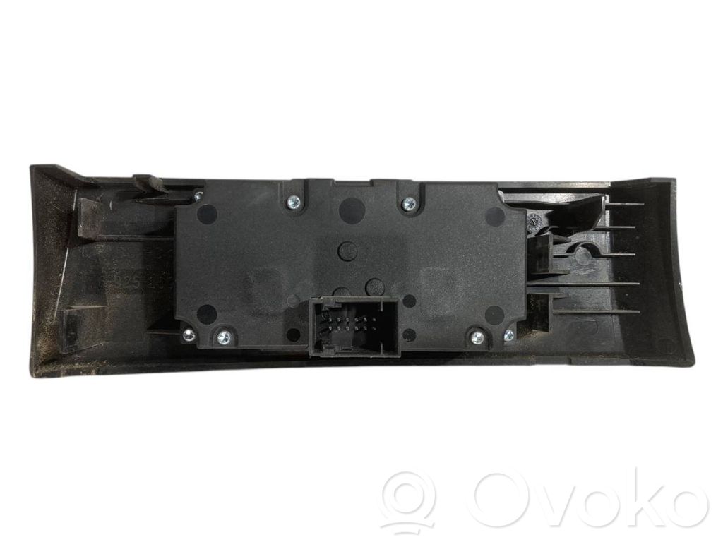 Headlight switch