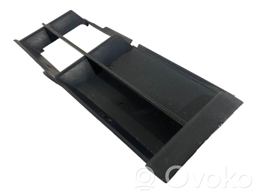 Apakšējais režģis (trīsdaļīgs)