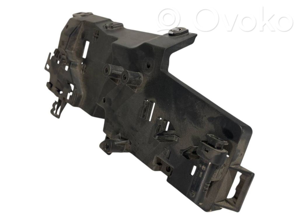 Cita veida dzinēja nodalījuma detaļa