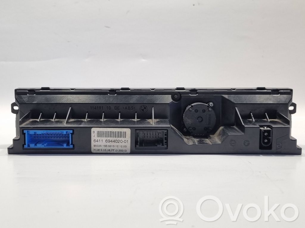 Gaisa kondicioniera / klimata kontroles / salona apsildes vadības bloks (salonā)