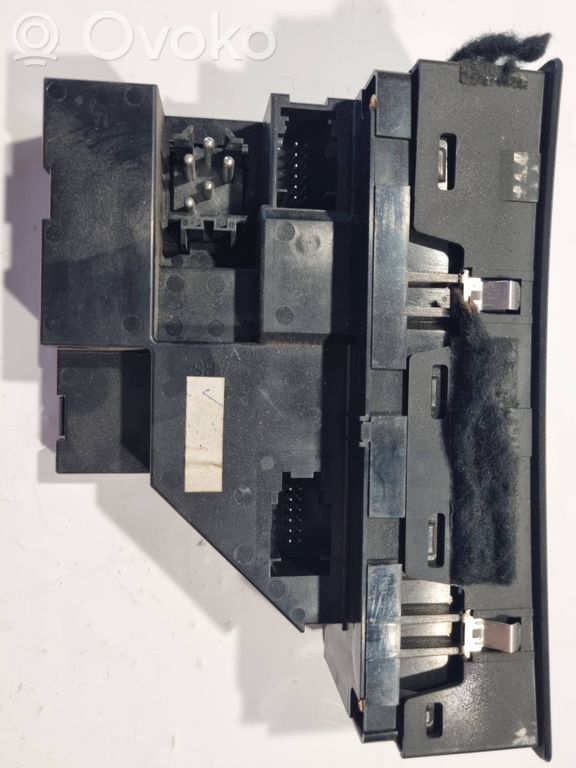 Elektrisko logu slēdzis