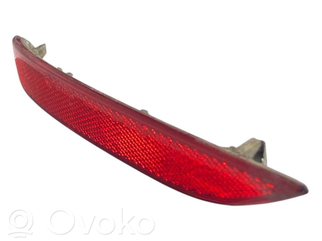 Aizmugurē atstarotājs
