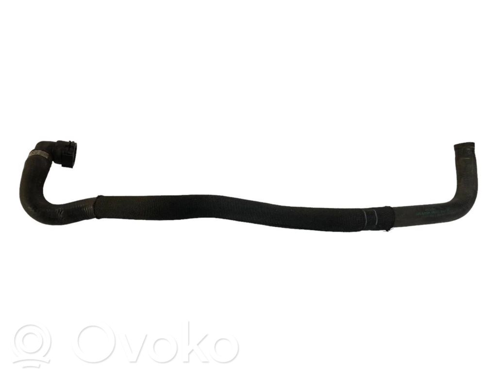 Caurulīte (-es) / šļūtene (-es)