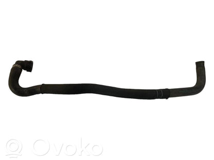 Caurulīte (-es) / šļūtene (-es)