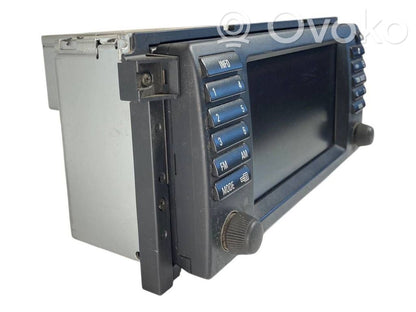 Radio / CD/DVD atskaņotājs / navigācija