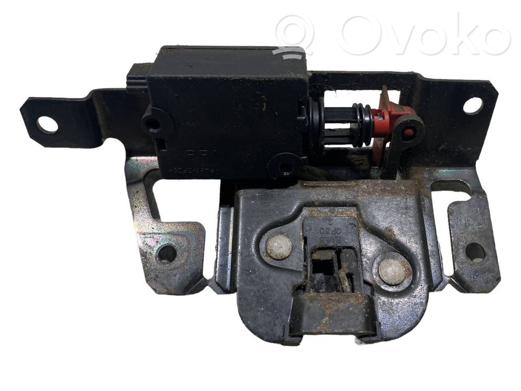 Замок задней крышки