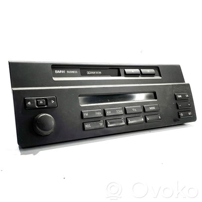 Radio / CD/DVD atskaņotājs / navigācija