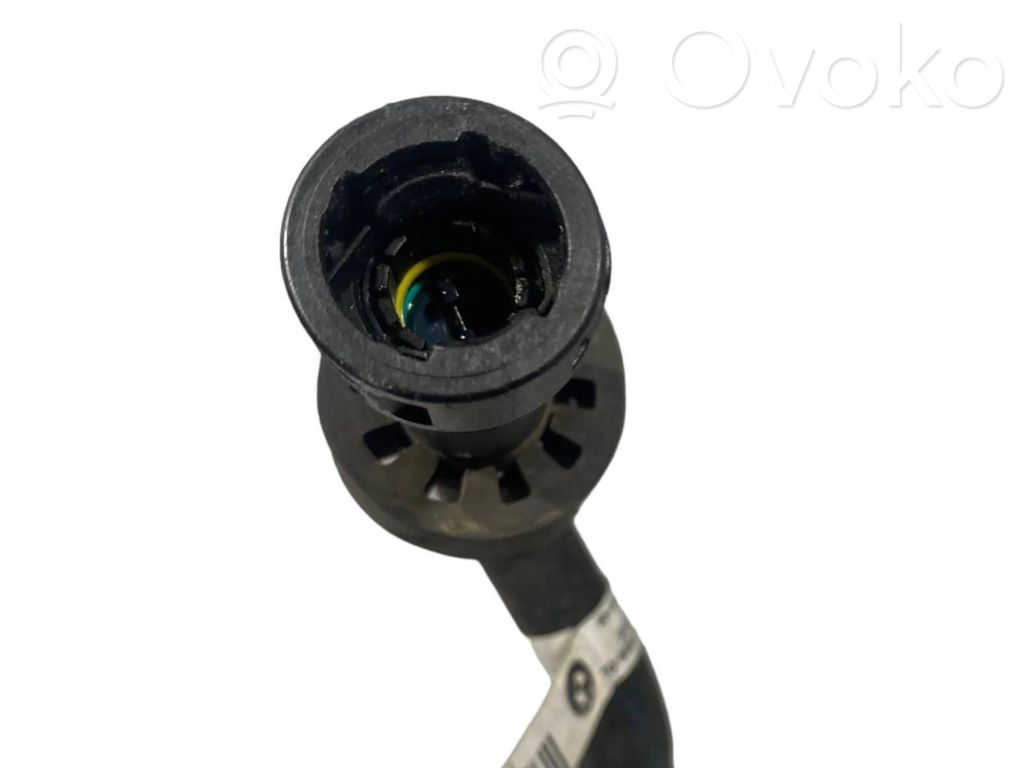 Degvielas caurulīte (-es)